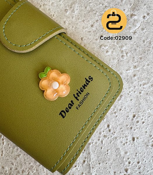 نمای نزدیک از کیف پول زنانه برگ کد 02909 خورشید کالکشن